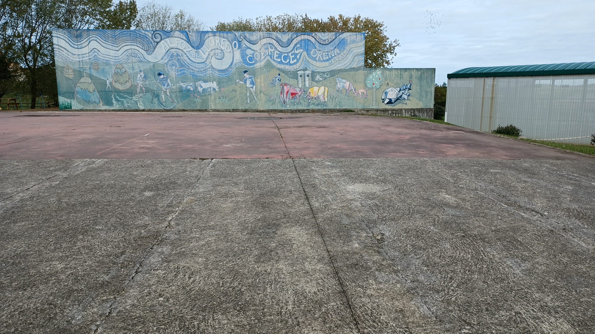 El Ayuntamiento proyecta un parque infantil cubierto para Cóbreces